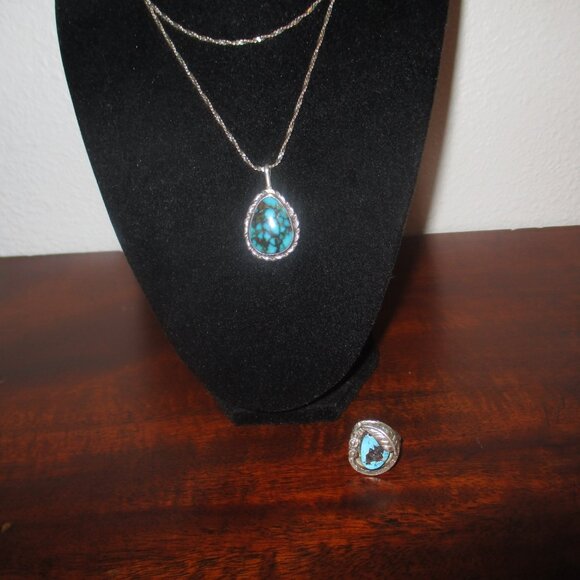 Sterling Silver 30" Chain and Turquoise Pendant with Ring - Picture 2 of 2